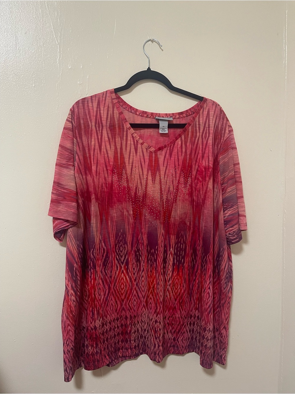 Catherines Pink & Red Ombre Ikat V-Neck Short Sleeve Top
